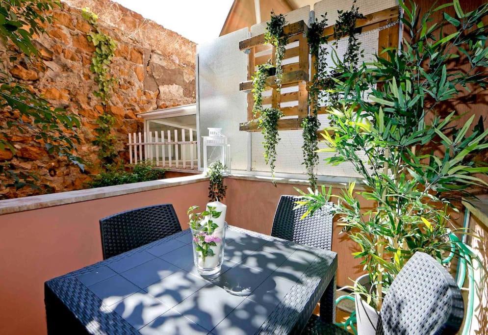 Appartamento Charming Patio Trastevere -topcollection *